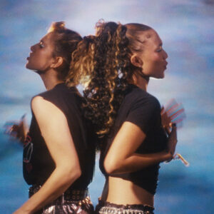 40SIC Stereo Girls - Caroline Deruas Peano